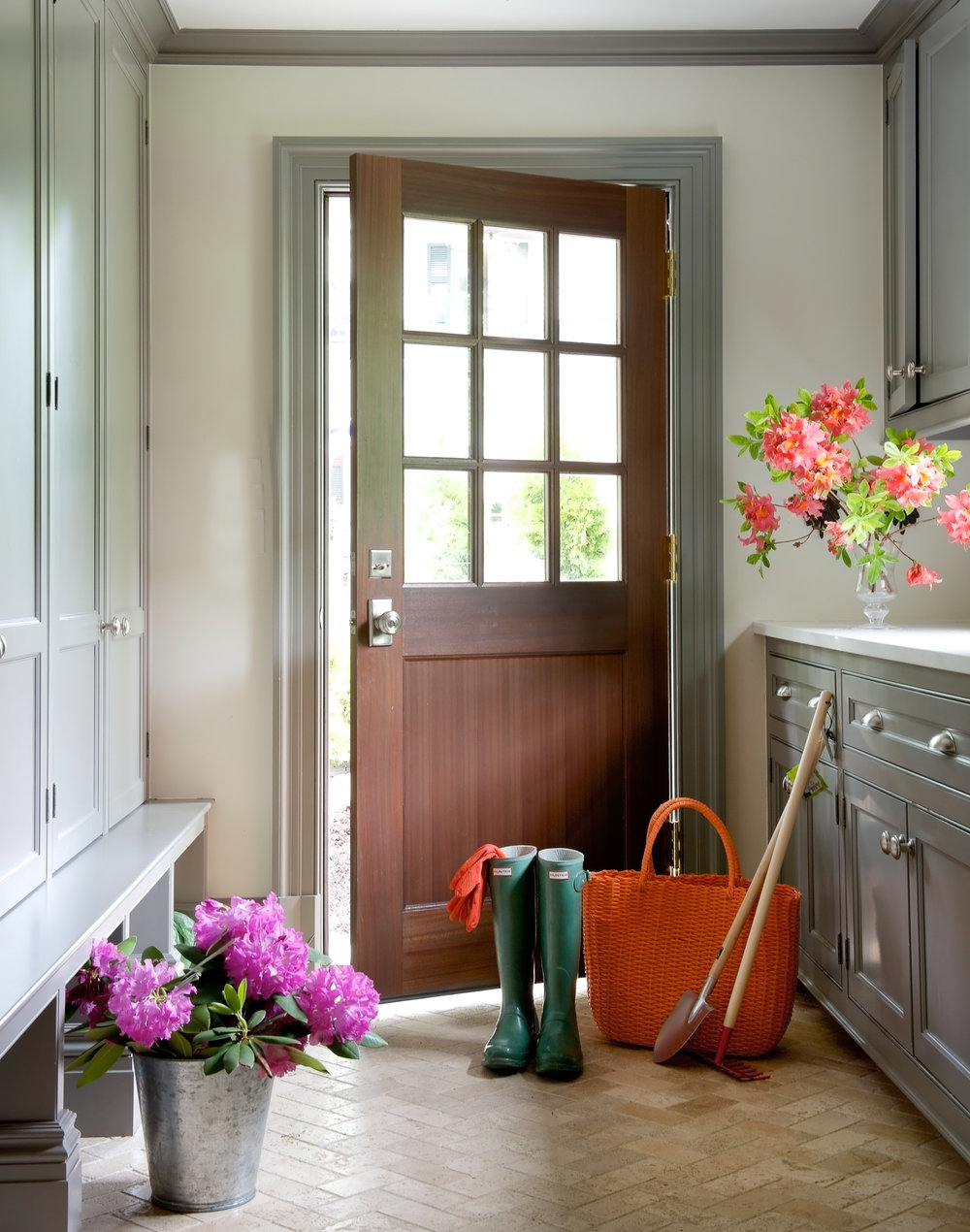 Stunning mudroom entry 0166